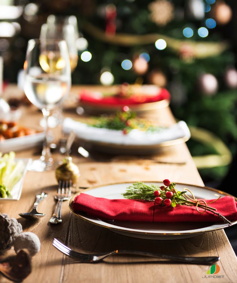 świąteczny stół, Boże Narodzenie, święta, dekoracje świąteczne, elegancki stół, świąteczna aranżacja, nakrycie świąteczne, wigilijny stół, świąteczne dekoracje, świąteczna kolacja, stół bożonarodzeniowy
